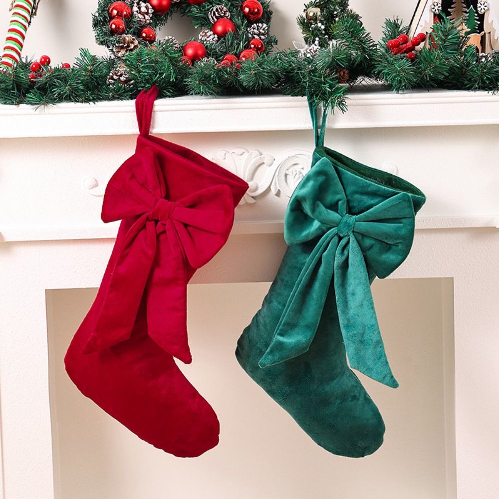 Christmas Stocking Hanging - ถุงเท้าคริสต์มาสกำมะหยี่ขนาดใหญ่พร้อมโบว์ตกแต่ง ถุงเท้าแขวนสำหรับเทศกาลคริสต์มาส ของตกแต่งสำหรับใส่ของขวัญในวันหยุด